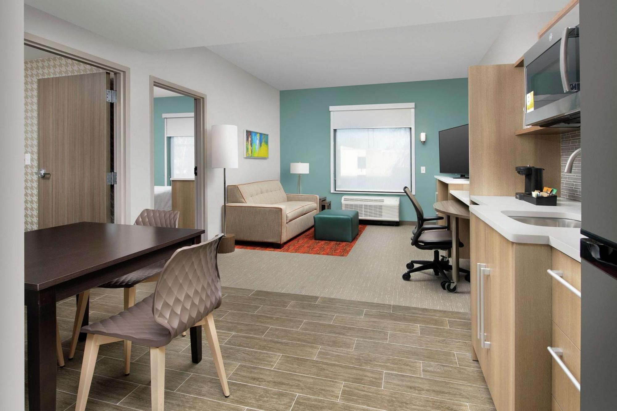 Hotel Home2 By Hilton Biltmore Village 3*