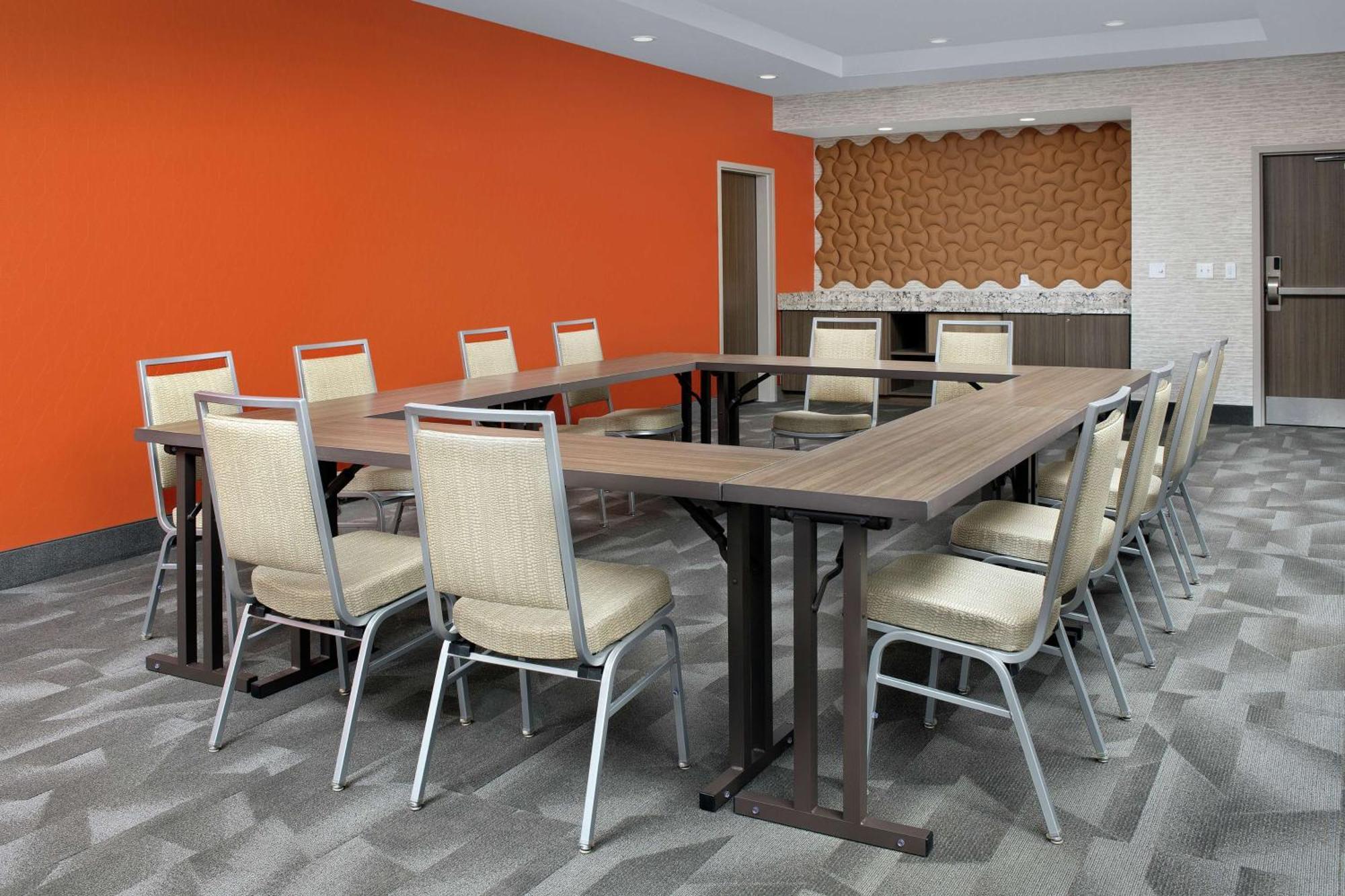 Home2 By Hilton Biltmore Village Hotel 3*